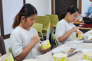 &nbsp;안녕하세요직접 만들고, 맛보고, 함께 나누는 요리의 즐거움! 쿠킹 해봄이 개강했습니다「쿠킹 해봄」은 초중등 청소년들이 다양한 재료와 조리 방법을 경험하며&nbsp;요리를 쉽고 재미있게 만나볼 수 있도록 마련한 문화프로그램입니다.평소 좋아하던 메뉴부터 새롭게 도전해 보는 요리까지,&nbsp;재료를 준비하고 하나씩 완성해 가는 모든 과정을 직접 경험합니다.&nbsp;내 손으로 음식을 만들어 보는 재미와&nbsp;완성했을 때의 뿌듯함을 느껴볼 수 있도록 준비했습니다.「쿠킹 해봄」에서 맛있는 요리와 함께 즐거운 시간을 시작합니다.많은 응원 부탁드립니다~!