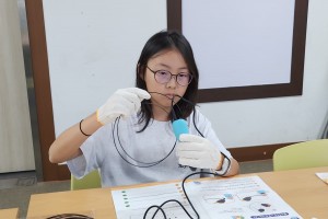 &nbsp;제천청소년문화의집에서상상 3D 메이커랩이 개강했습니다!&nbsp;처음에는 조금 낯설었던 3D 모델링도하나씩 직접 만들어보니 금세 집중모드&nbsp;도형을 만들고, 움직이고, 합쳐보면서머릿속으로 생각했던 모습을 직접 3D로 만들어보는 시간!앞으로 수업을 거듭할수록어떤 작품들이 탄생할지 기대해주세요!&nbsp;&nbsp;